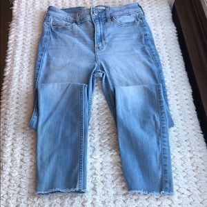 Hollister High Rise Super Skinny Jeans - 00S